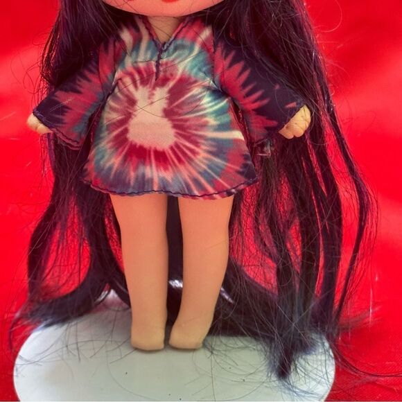 Na Na Na Surprise Melanie Mod Fashion Doll - Picture 2 of 8